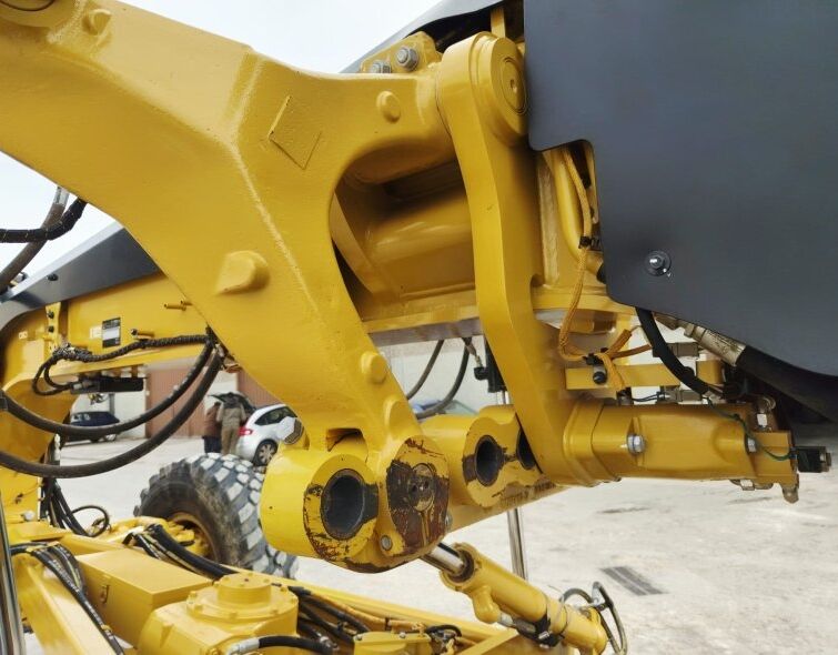 CATERPILLAR  140 AWD ***IMPECABLE***